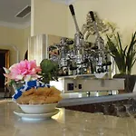 Hotel Grand President 4*