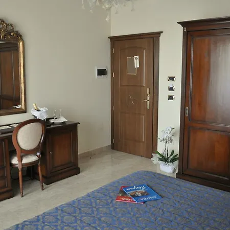 فندق Grand President 4*
