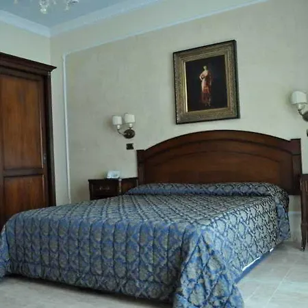 Grand President Hotel 4*