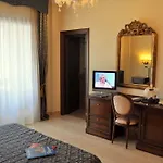 فندق Grand President 4*