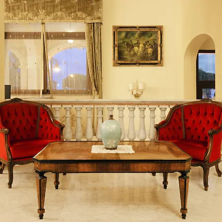 Grand President Hotell 4*