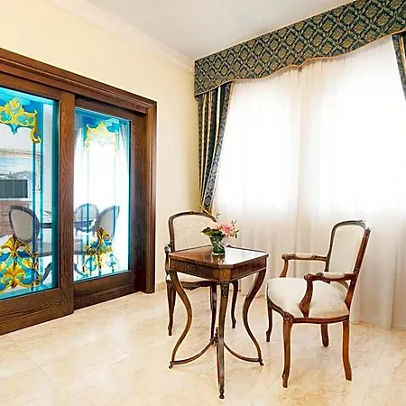 Hotel Grand President