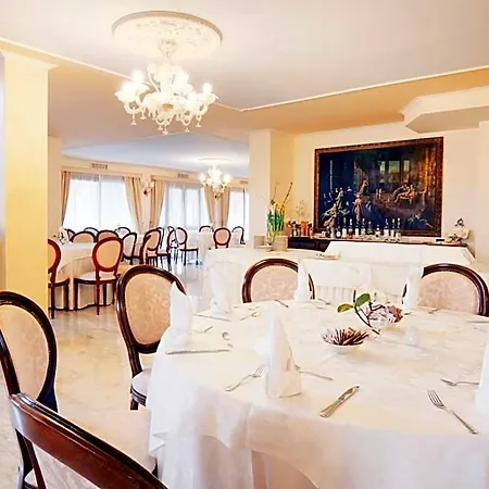 Hotel Grand President