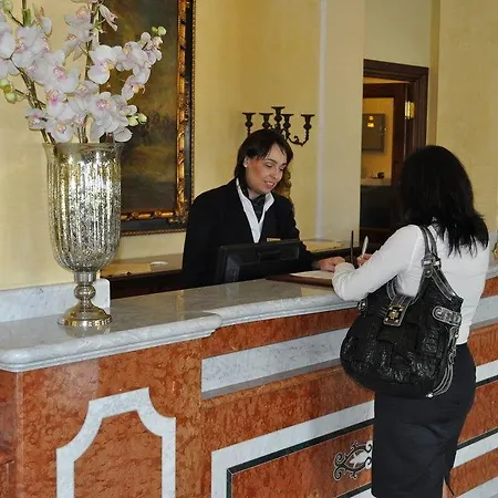 Hotel Grand President 4*