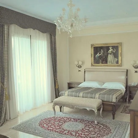 מלון Grand President 4*