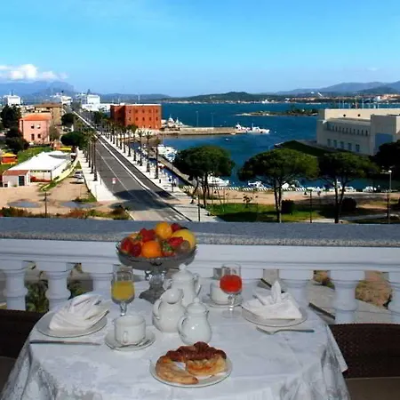 Hotel Grand President 4*