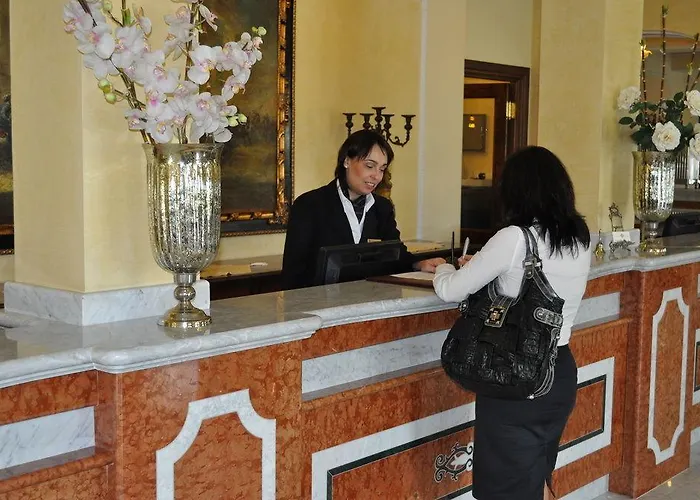 Hotel Grand President 4*